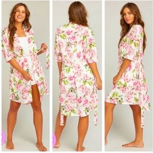 2/$20   Show Me Your Mumu | Brie Floral Robe in Garden of Blooms print